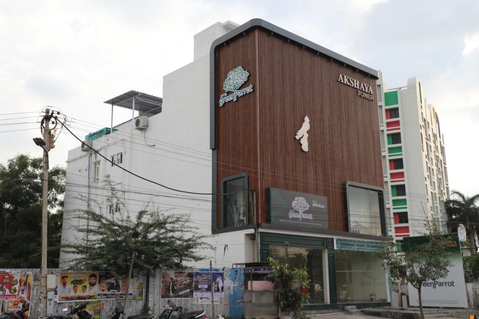Hotel Green Parrot มทุราย ภายนอก รูปภาพ