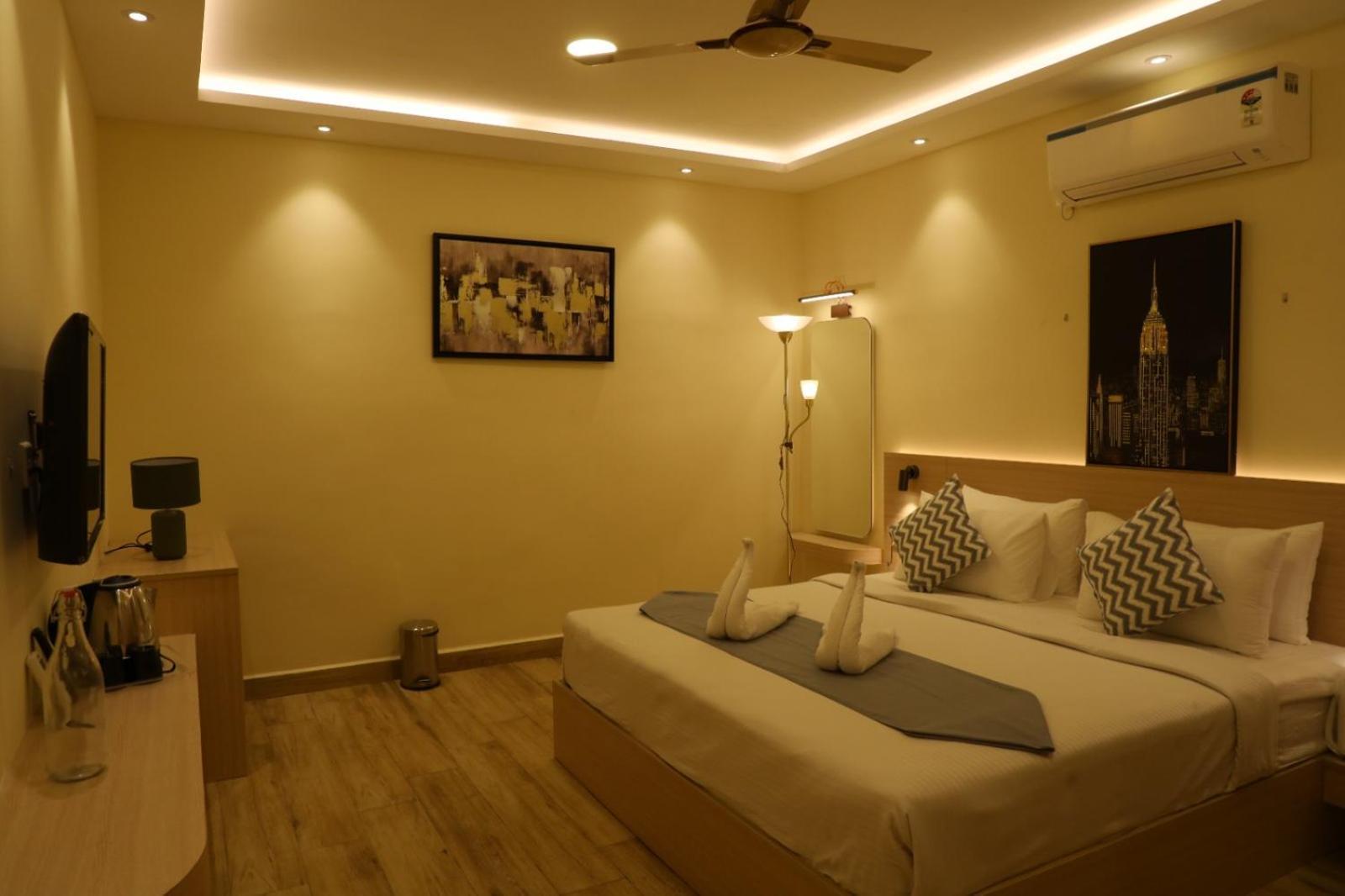 Hotel Green Parrot มทุราย ภายนอก รูปภาพ